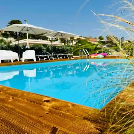 Villa Susy Sea View With Pool אוגוסטה
