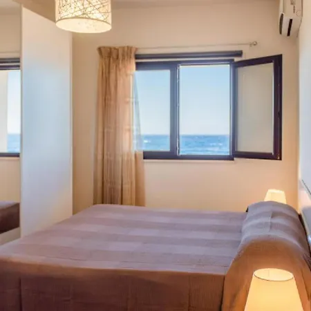 Villa Susy Sea View With Pool אוגוסטה